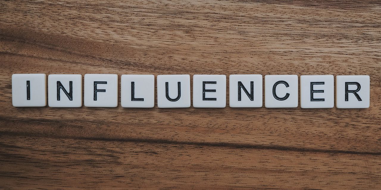 Influencer Influencer